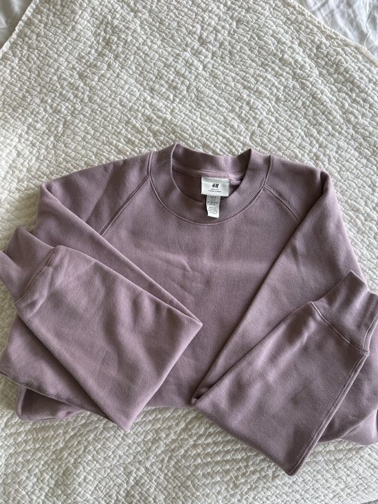 H&M Sweaters - H&M Dusty Lilac Crewneck Sweatshirt